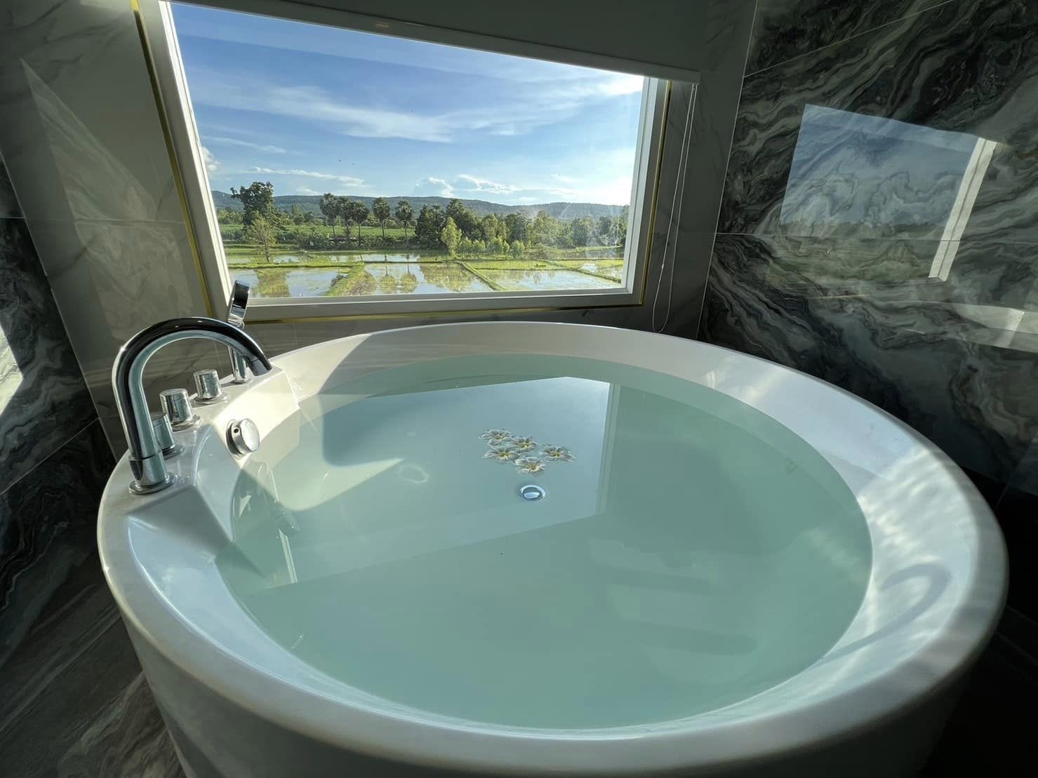 monanza. ขอนแก่น17