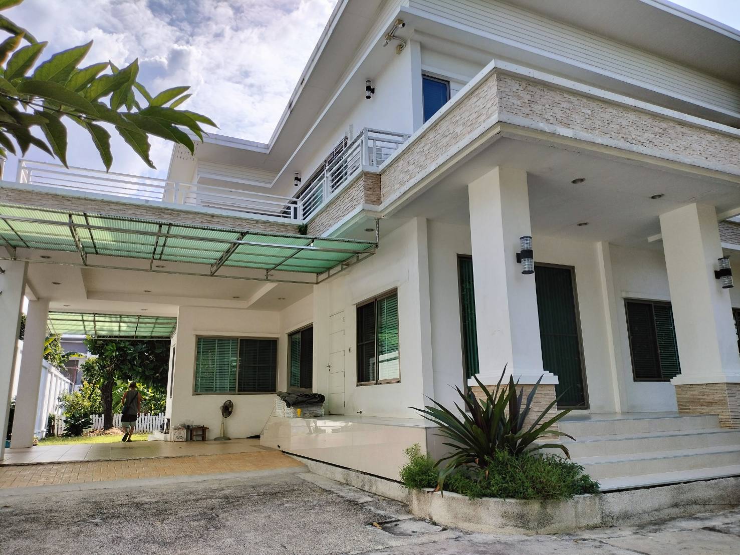 ที่ดินพร้อมบ้าน ติดทางขึ้นลงทางด่วนสุขาภิบาล 5-11