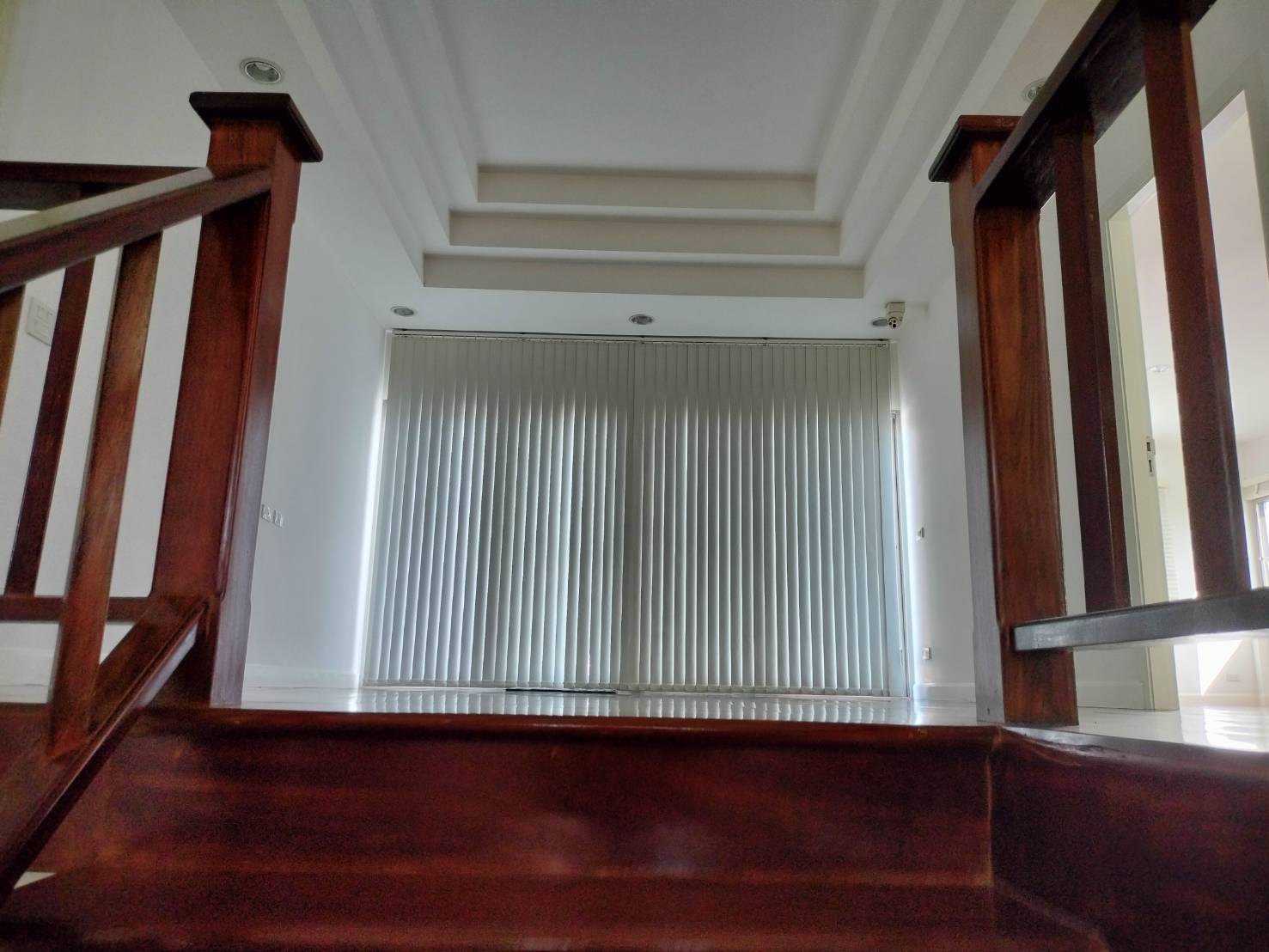 ที่ดินพร้อมบ้าน ติดทางขึ้นลงทางด่วนสุขาภิบาล 5-14