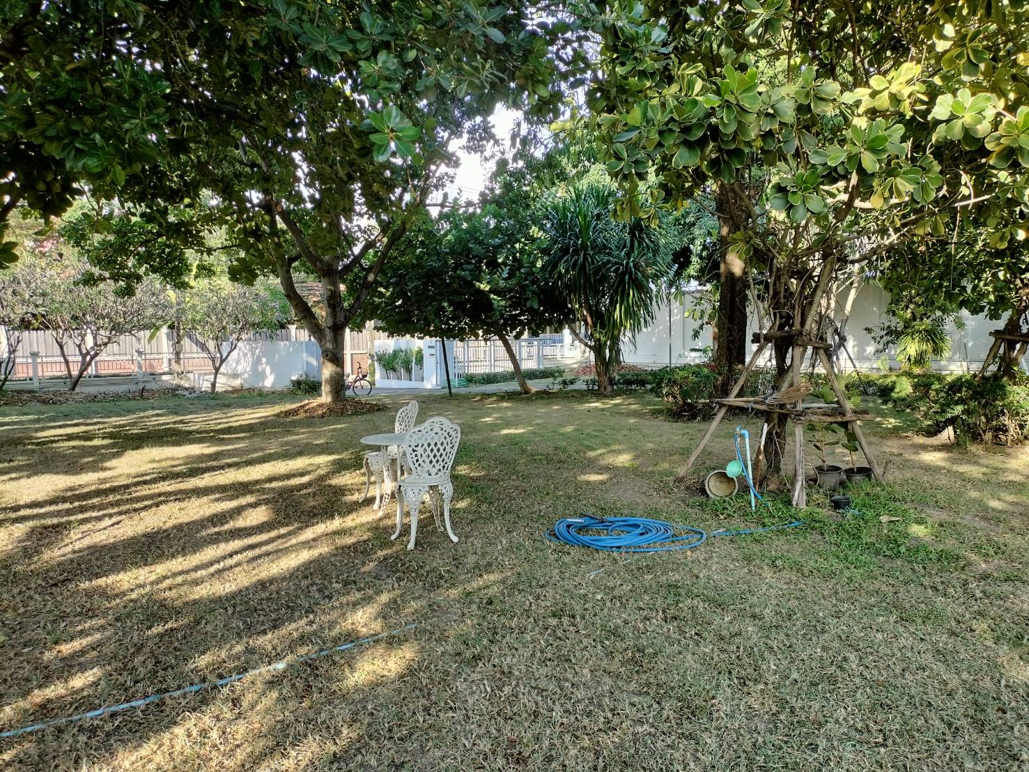 ที่ดินพร้อมบ้าน ติดทางขึ้นลงทางด่วนสุขาภิบาล 5-18