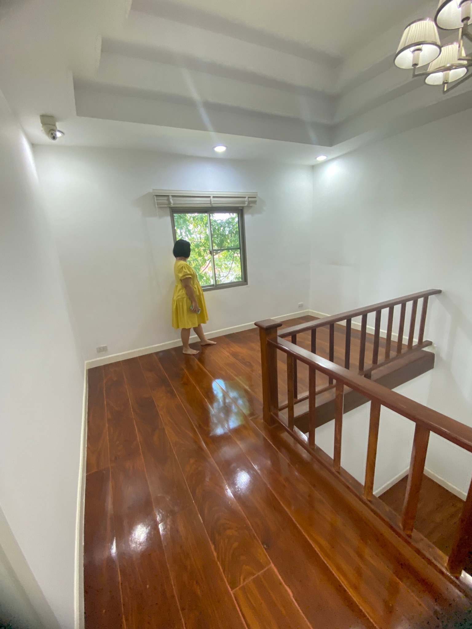 ที่ดินพร้อมบ้าน ติดทางขึ้นลงทางด่วนสุขาภิบาล 5-21