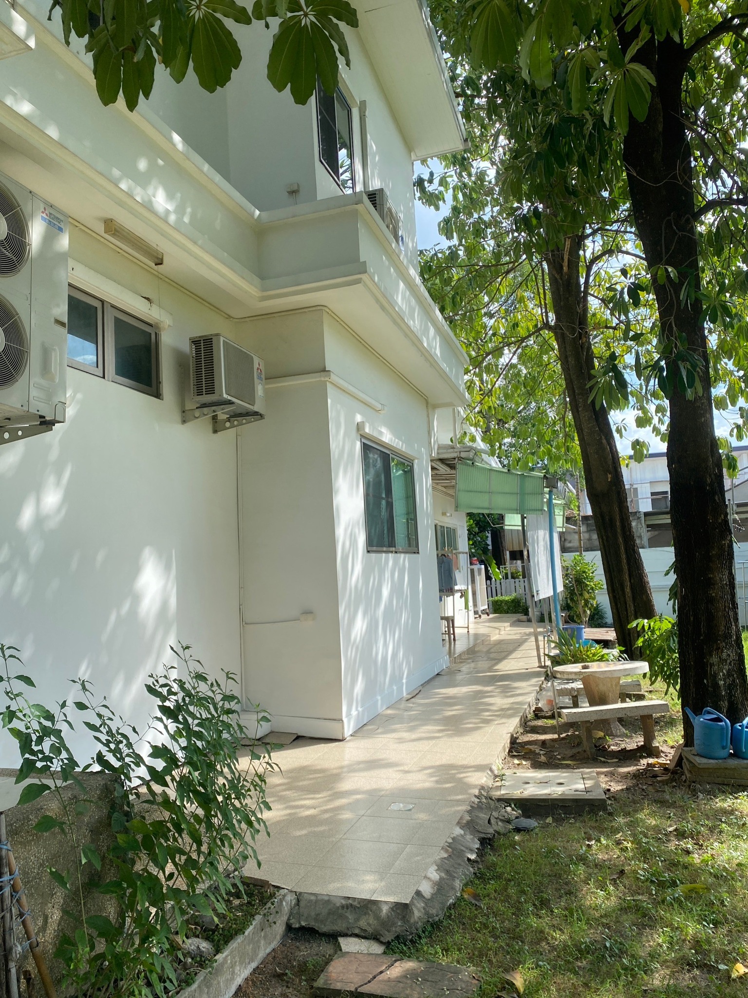 ที่ดินพร้อมบ้าน ติดทางขึ้นลงทางด่วนสุขาภิบาล 5-27