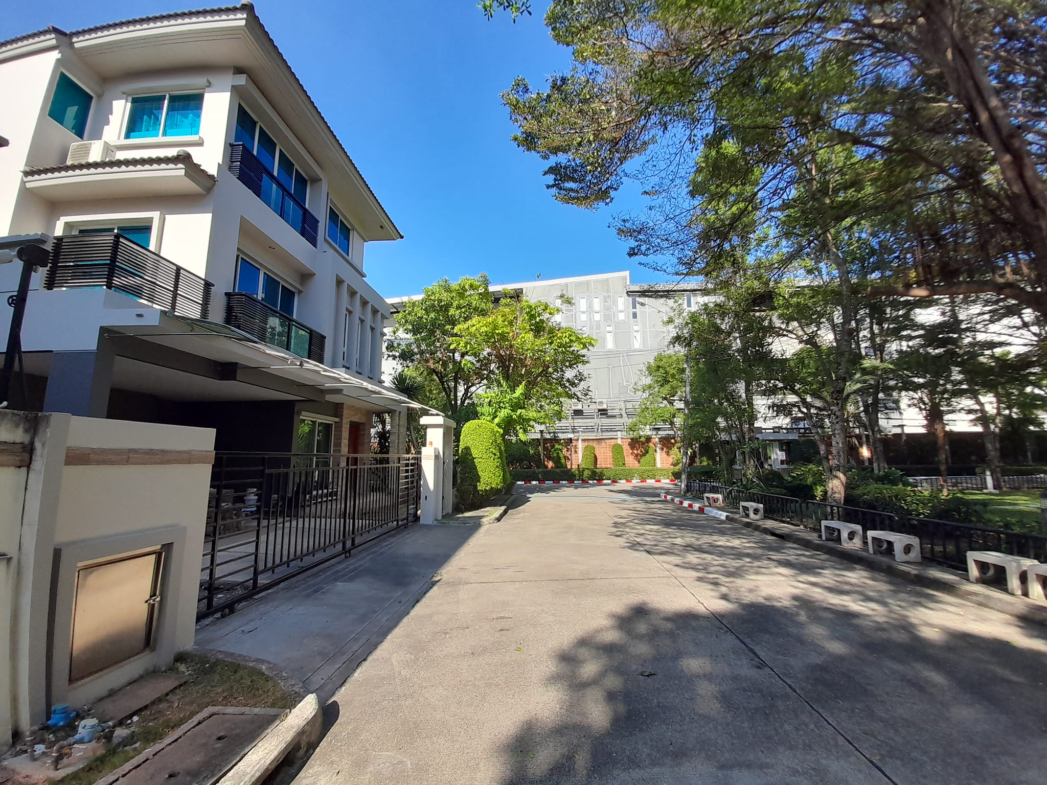 บางกอกบูเลอวาร์ด ลาดปลาเค้า7