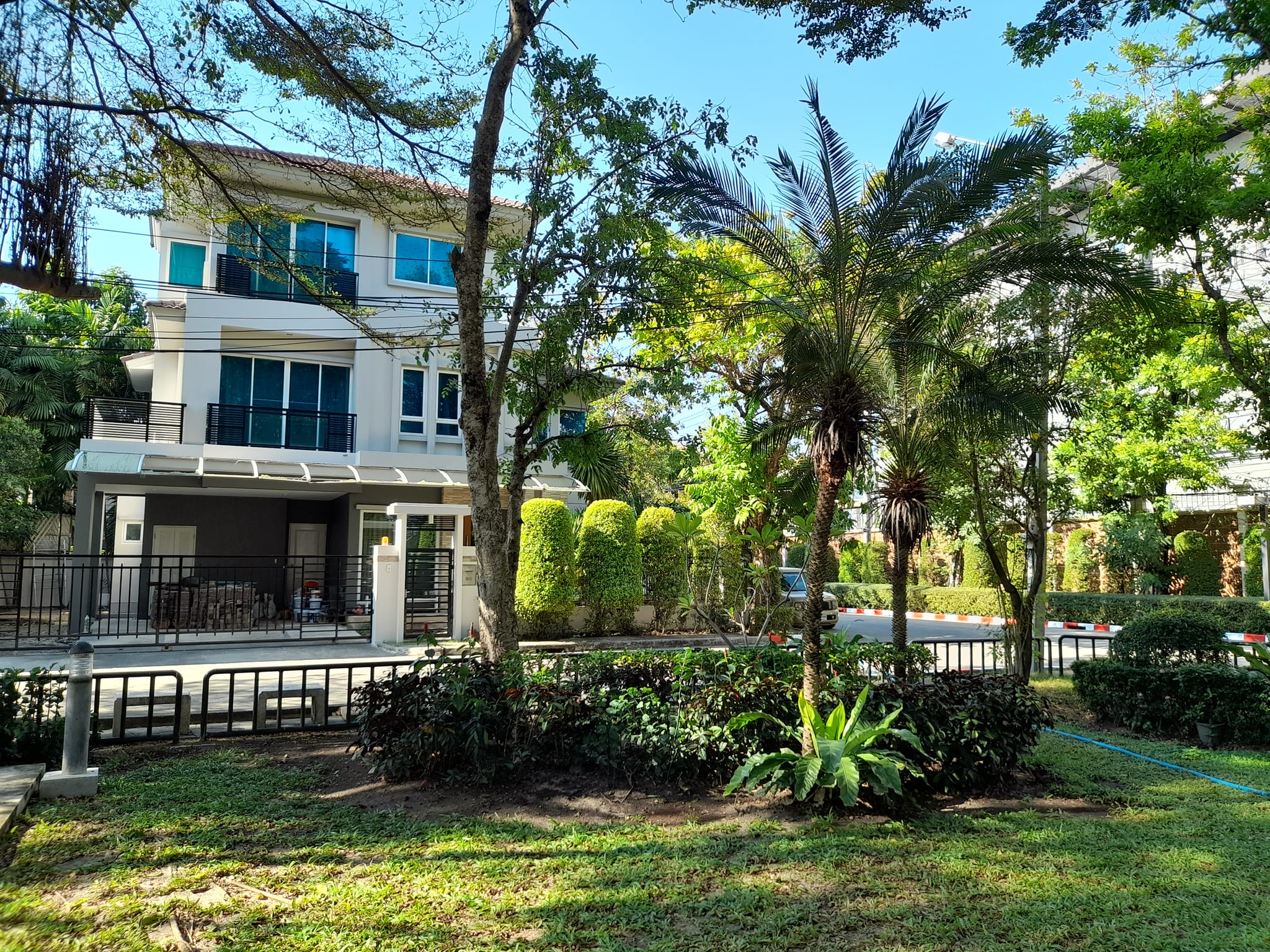 บางกอกบูเลอวาร์ด ลาดปลาเค้า8