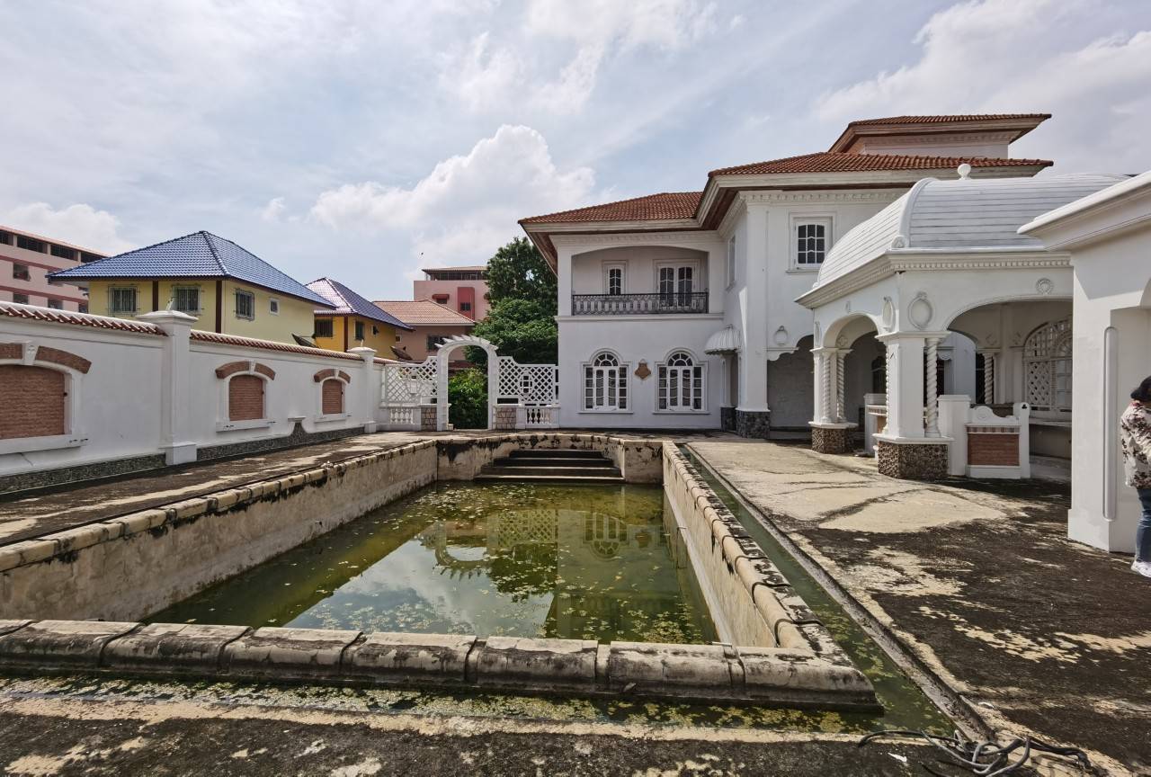 บ้านหรู ตรงข้าม ม.ธรรมศาสตร์รังสิต20