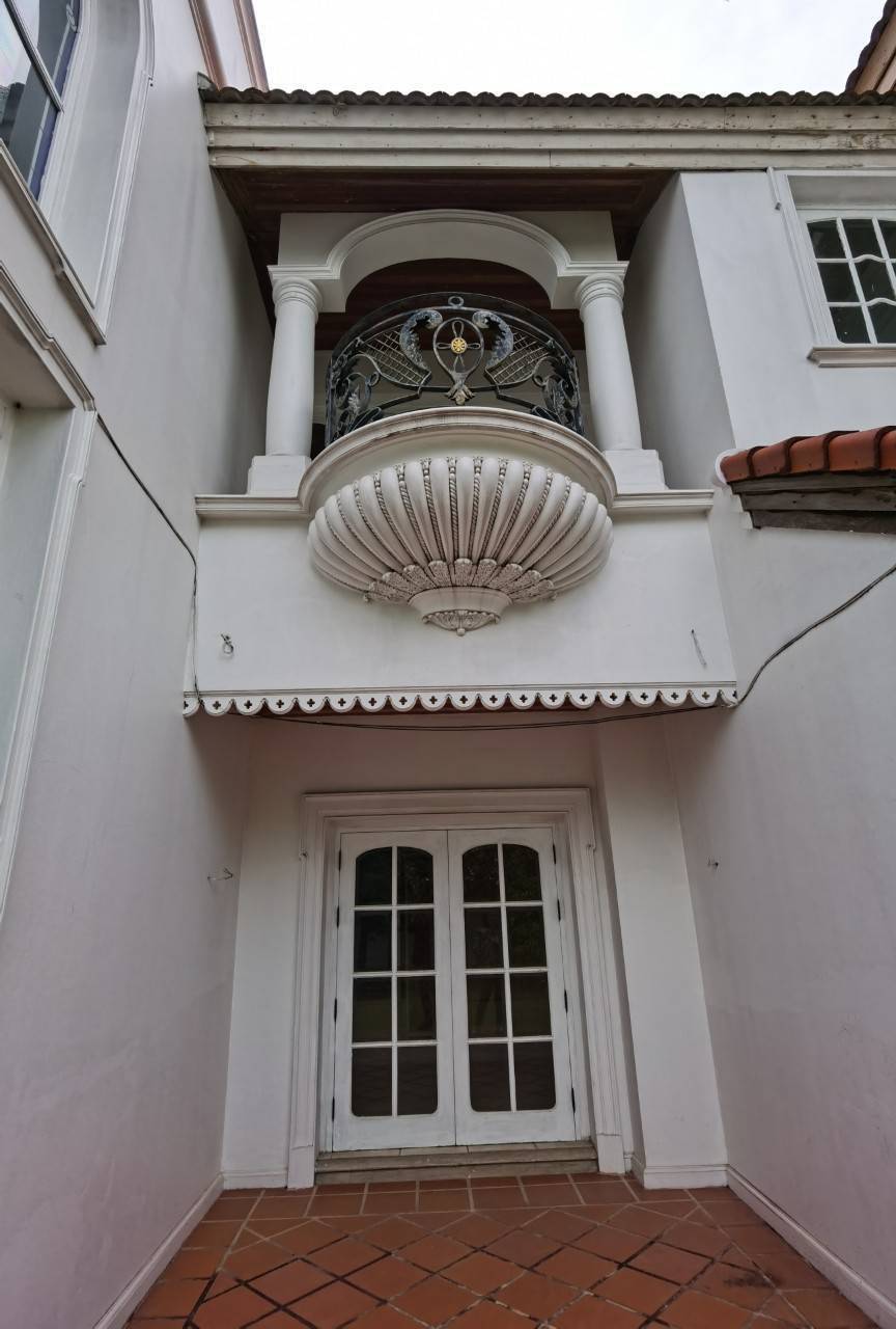 บ้านหรู ตรงข้าม ม.ธรรมศาสตร์รังสิต30