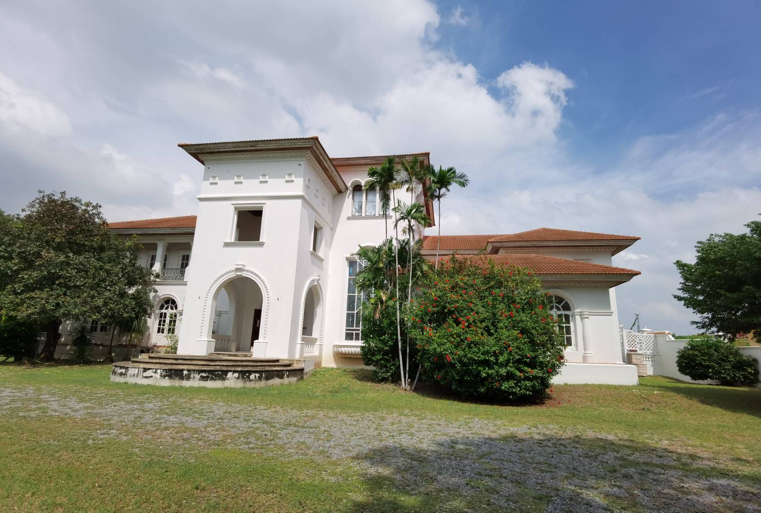 บ้านหรู ตรงข้าม ม.ธรรมศาสตร์รังสิต6