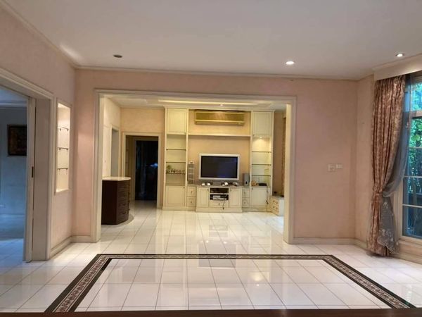 หมู่บ้านลดาวัลย์ รามอินทรา กม.2 8