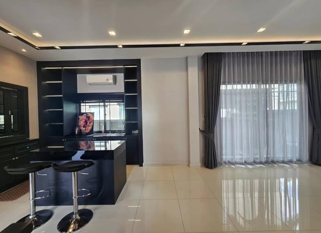 BangkokBoulevard สาทร-ปิ่นเกล้า 2-10