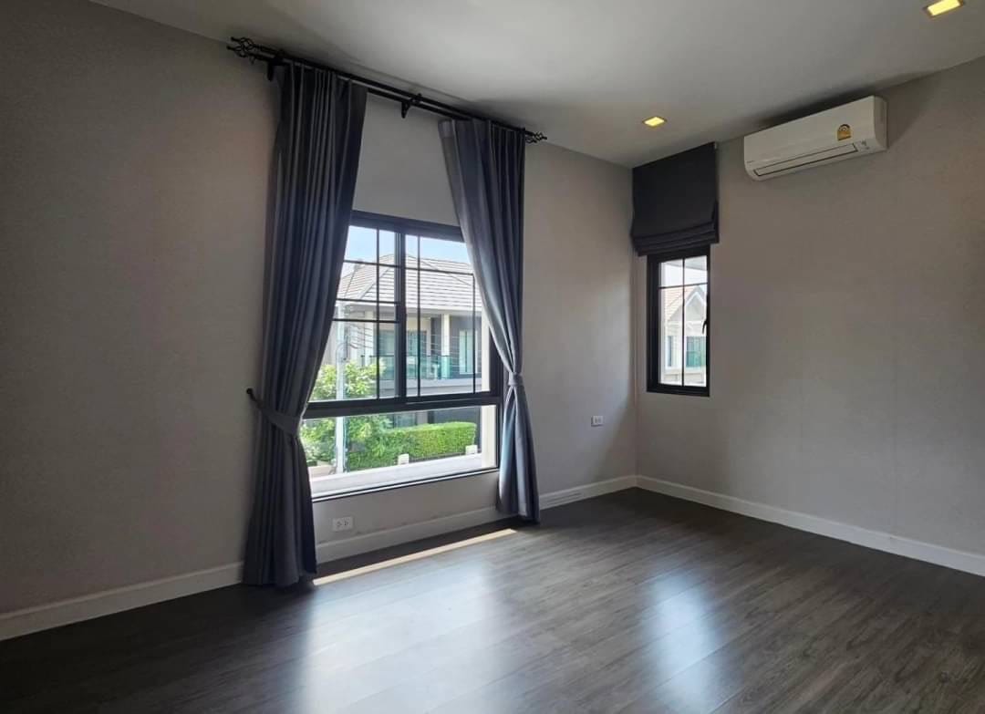 BangkokBoulevard สาทร-ปิ่นเกล้า 2-6