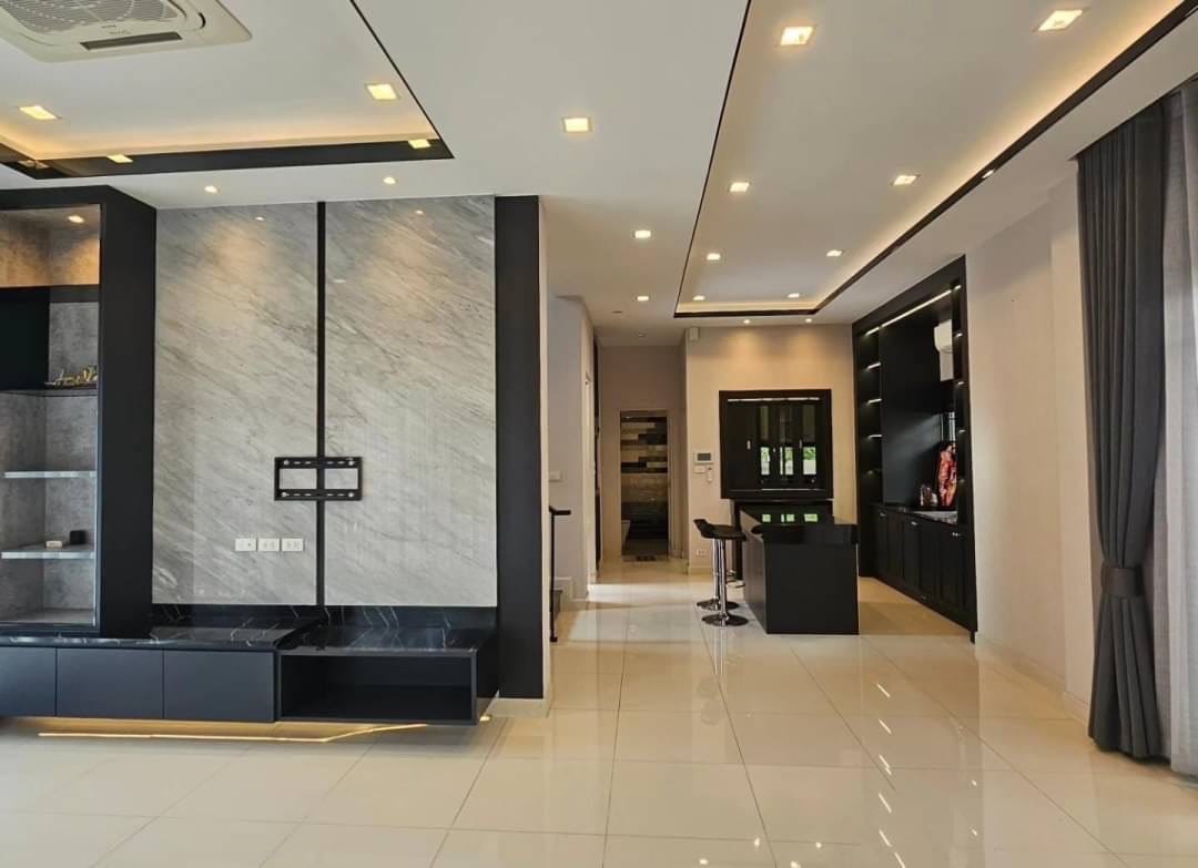 BangkokBoulevard สาทร-ปิ่นเกล้า 2-7