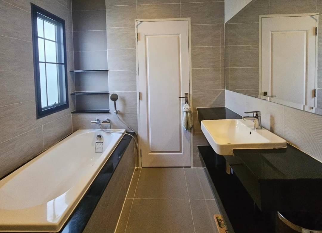 BangkokBoulevard สาทร-ปิ่นเกล้า 2-9