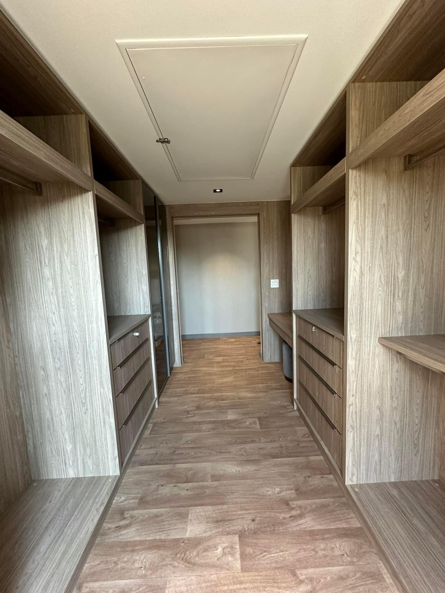 Beverly Hills ถ. แจ้งวัฒนะ14-10