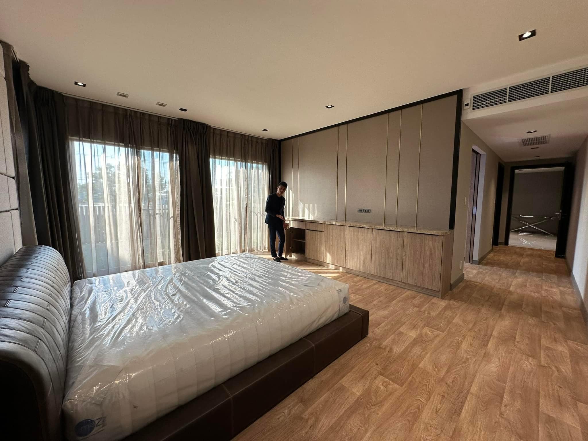 Beverly Hills ถ. แจ้งวัฒนะ14-12