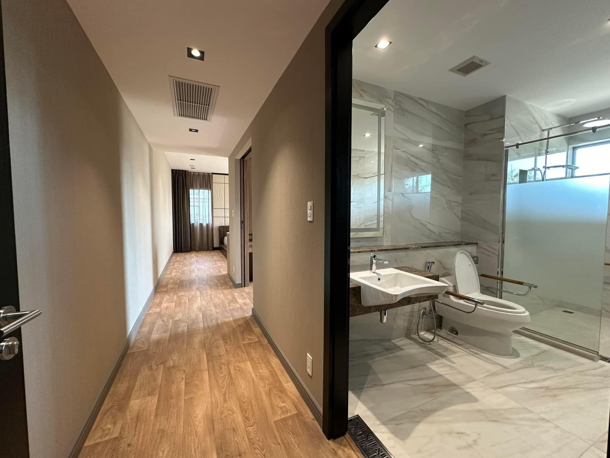 Beverly Hills ถ. แจ้งวัฒนะ14-13