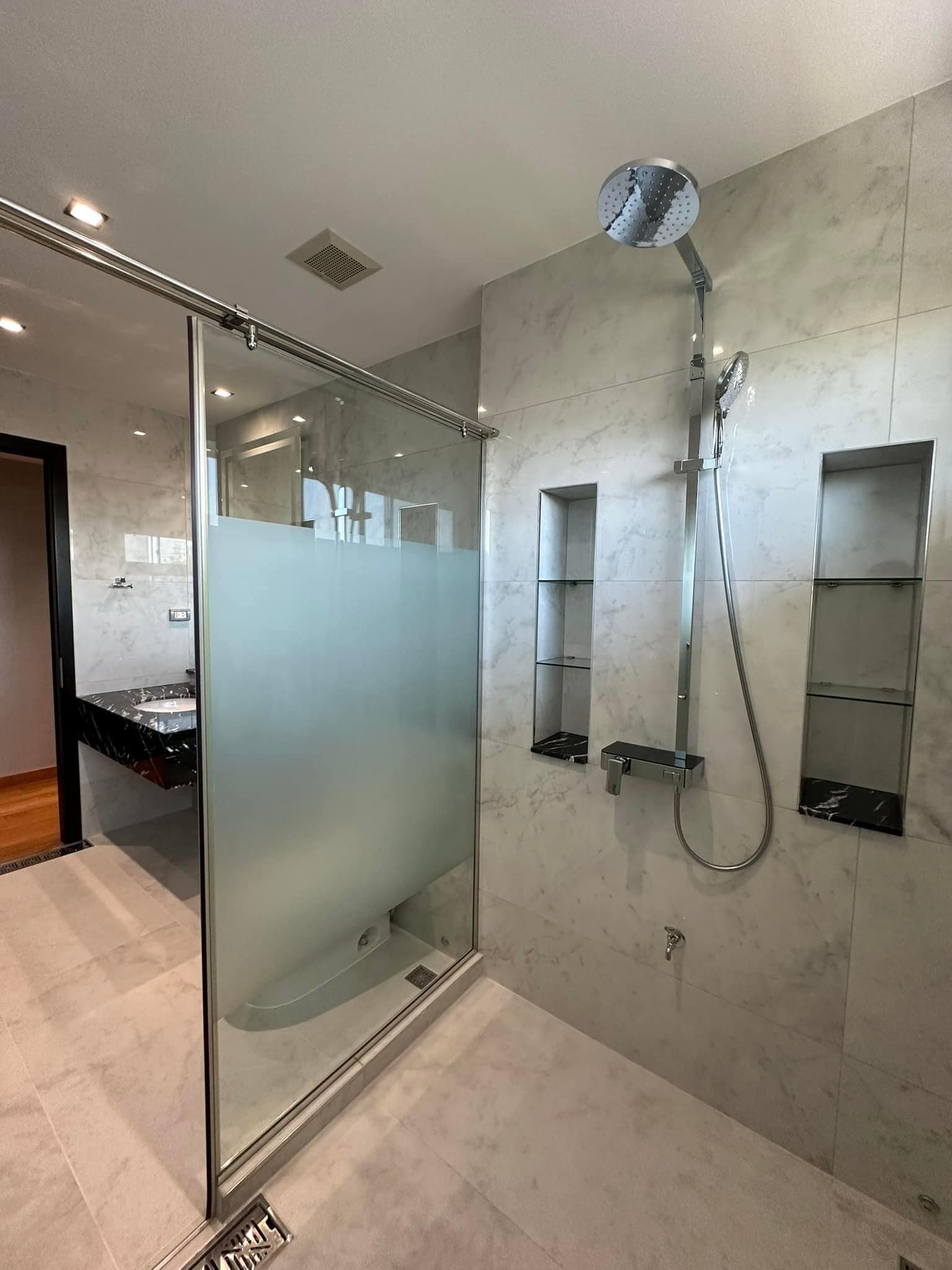 Beverly Hills ถ. แจ้งวัฒนะ14-28