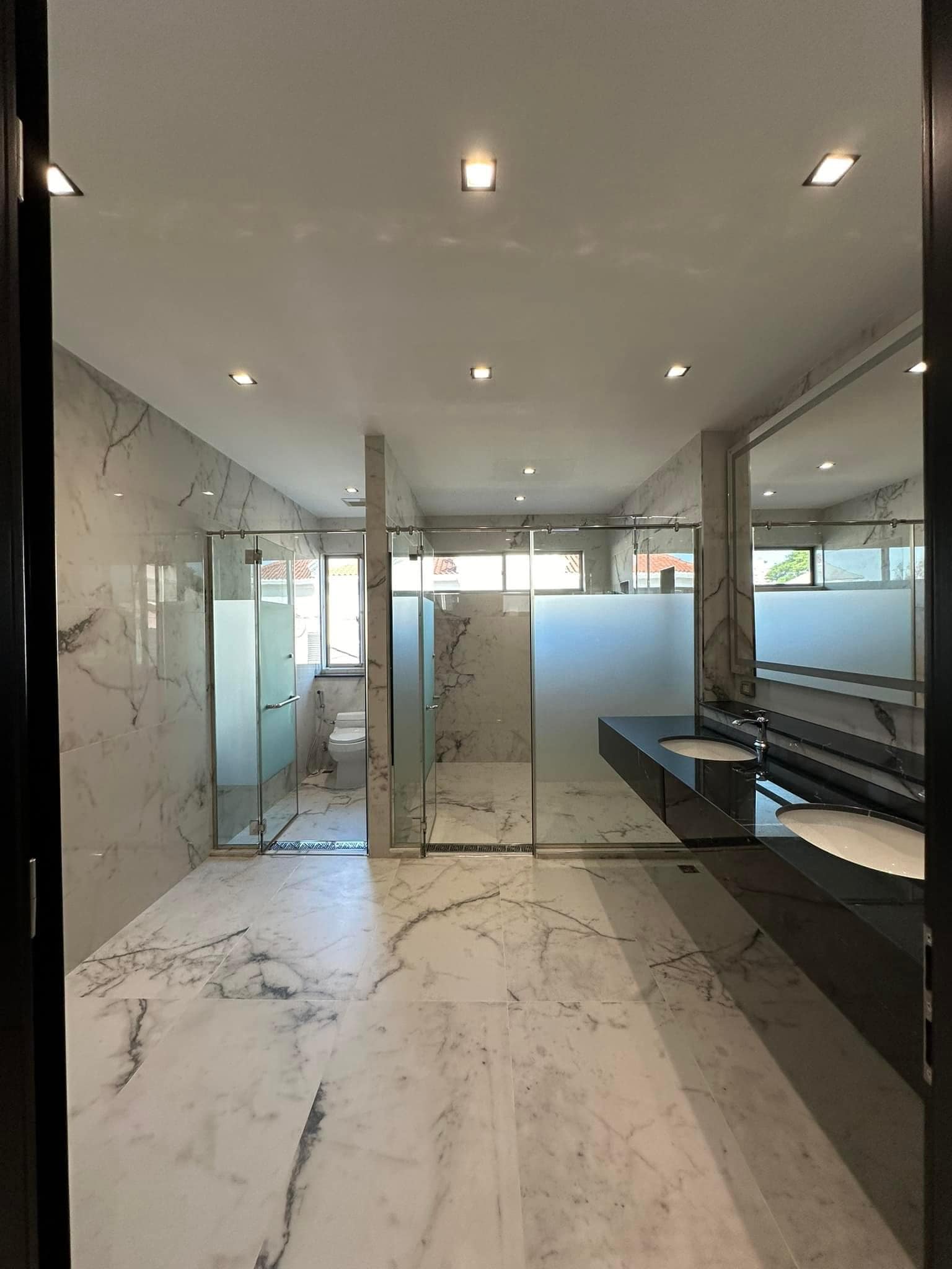 Beverly Hills ถ. แจ้งวัฒนะ14-31