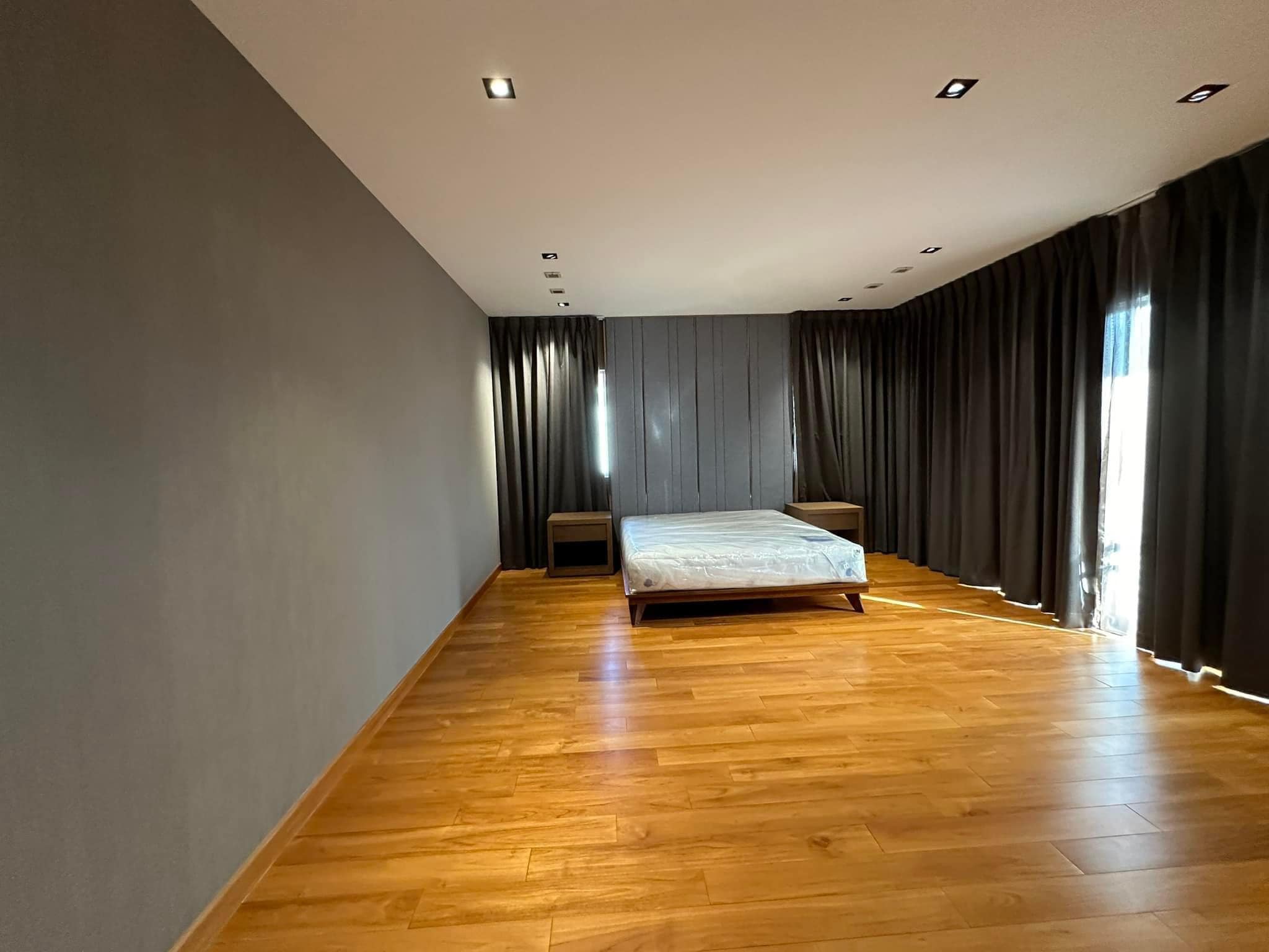 Beverly Hills ถ. แจ้งวัฒนะ14-34