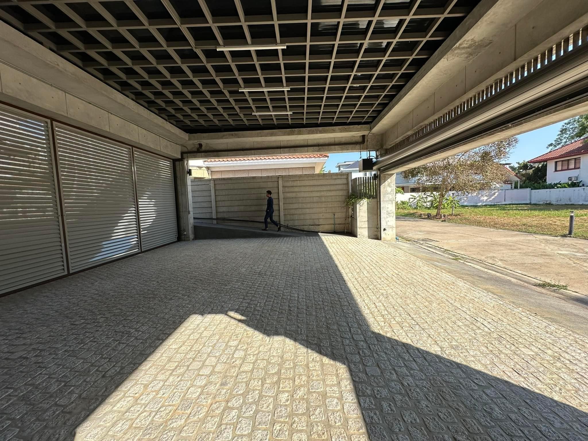 Beverly Hills ถ. แจ้งวัฒนะ14-36