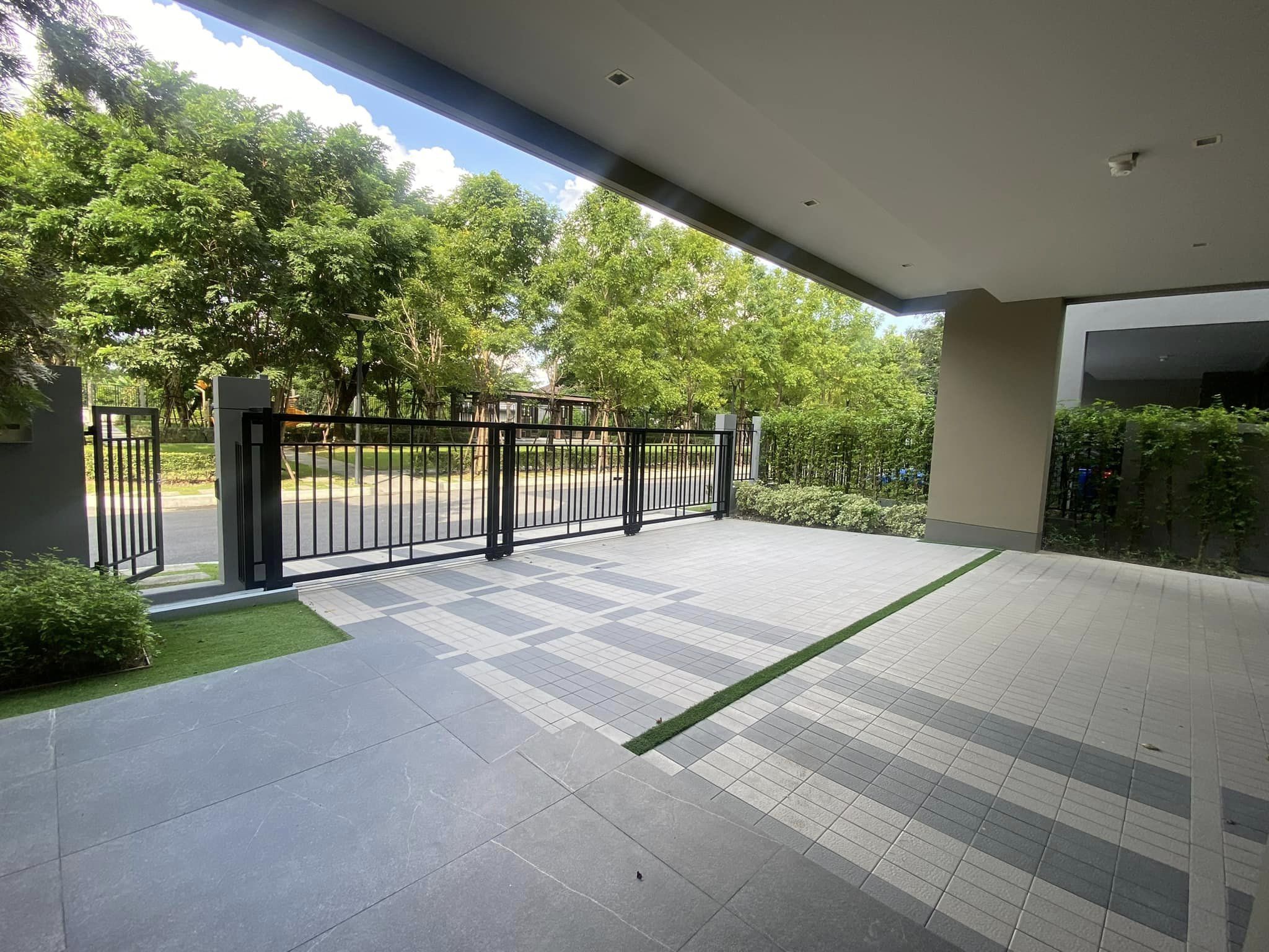 Grand Bangkok Boulevard Ratchapruek – Rama 5-18