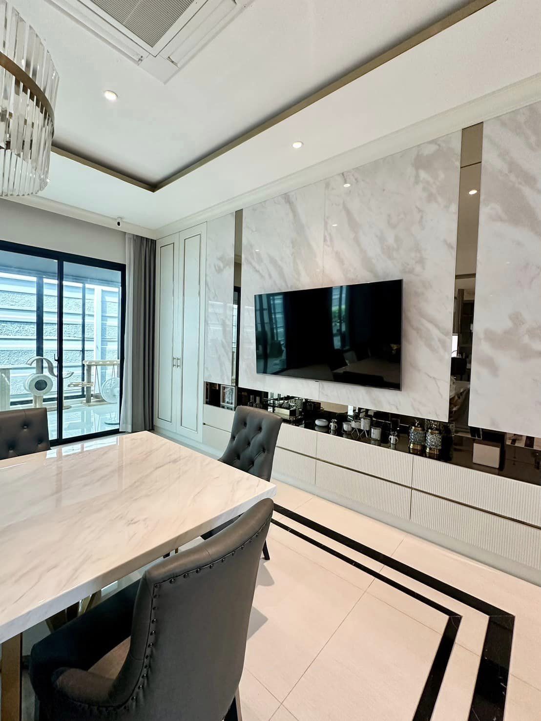 The Palazzo ปิ่นเกล้า11