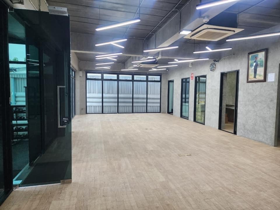 ที่ดินพรัอมอาคารสำนักงานรวมที่พักอาศัย 4 ชั้น17