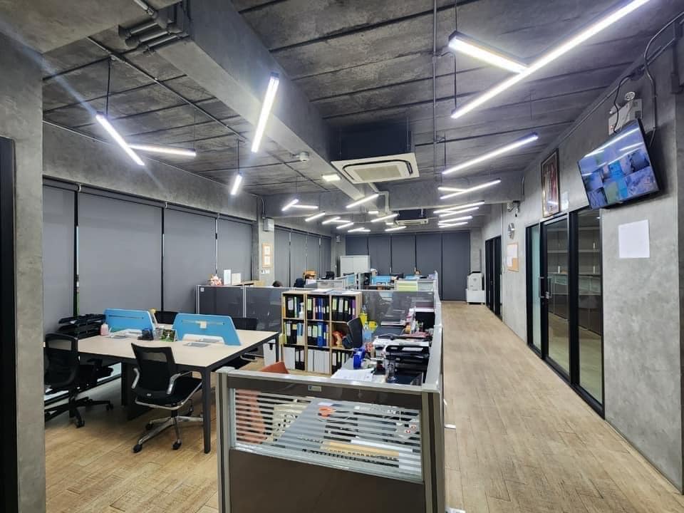 ที่ดินพรัอมอาคารสำนักงานรวมที่พักอาศัย 4 ชั้น5