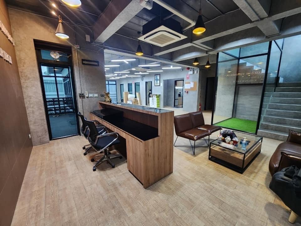 ที่ดินพรัอมอาคารสำนักงานรวมที่พักอาศัย 4 ชั้น9
