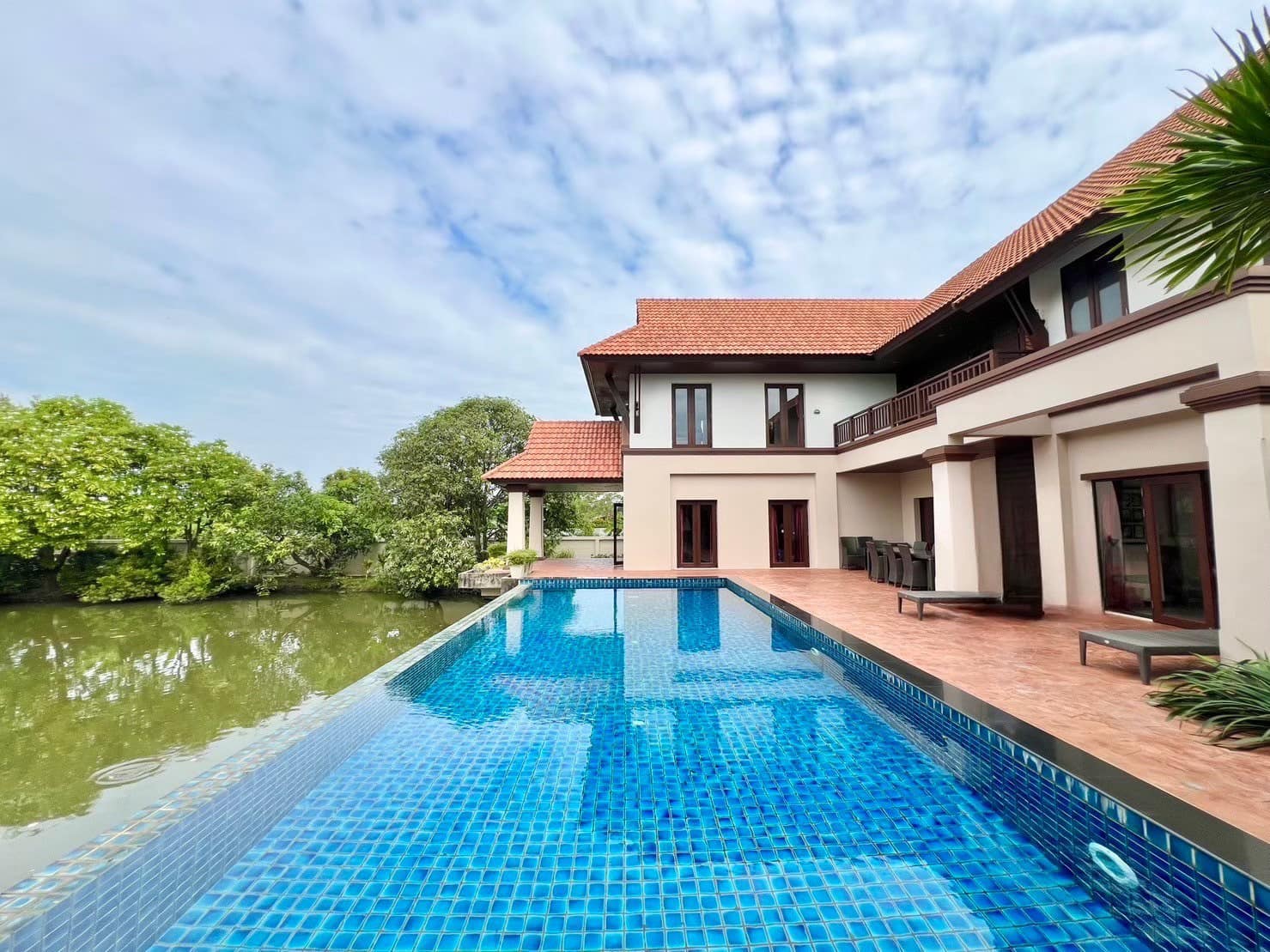 Thai-Modern Luxury Style Pool Villa2