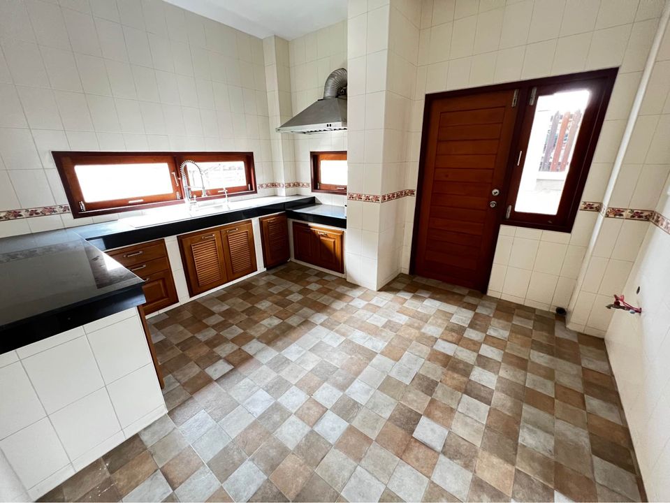 บ้านหัวมุม ซอยบางกระดี่ 1 แยก 14-11