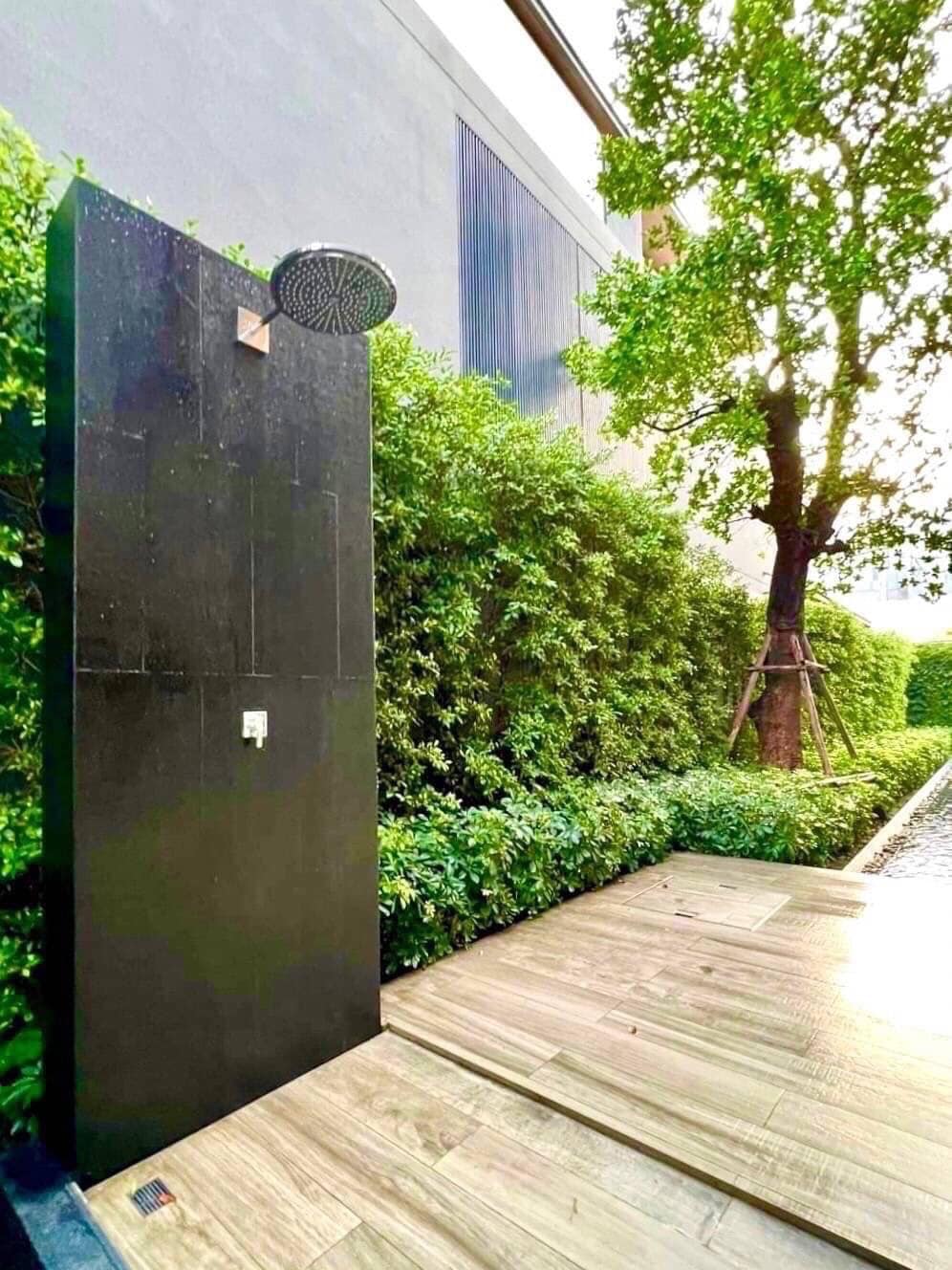 อิสสระ เรสซิเดนซ์ 8