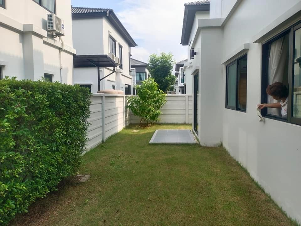 GRAND BRITANIA WONGWAEN RAMINTRA13