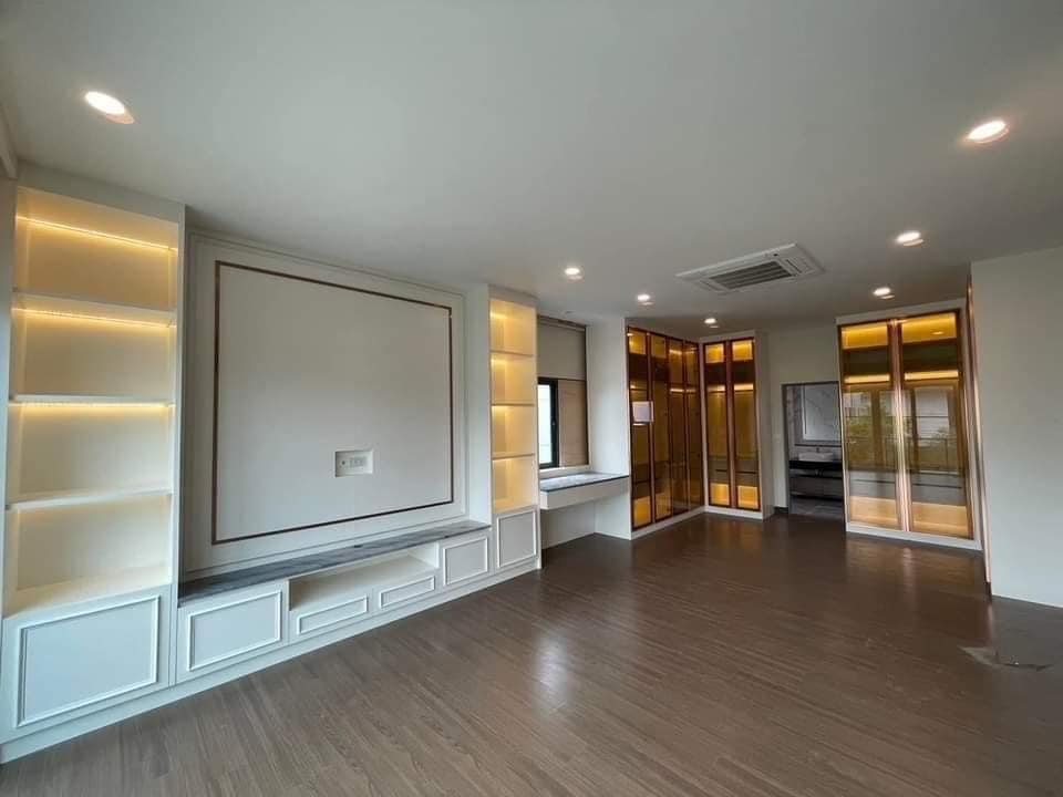 𝑻𝑯𝑬 𝑪𝑰𝑻𝒀 𝑺𝒖𝒌𝒉𝒖𝒎𝒗𝒊𝒕-𝑶𝒏𝒏𝒖𝒕10