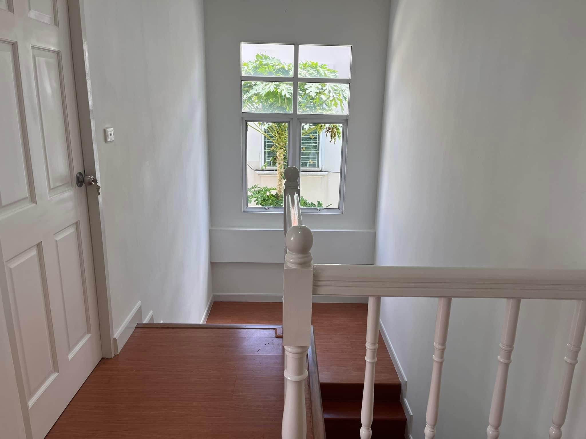 D33C4A12-927D-4F18-94DC-409FD6D44377